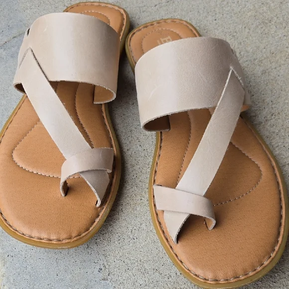 Born Women's Cream Cross-Strap Sandals - Picture 4 of 10